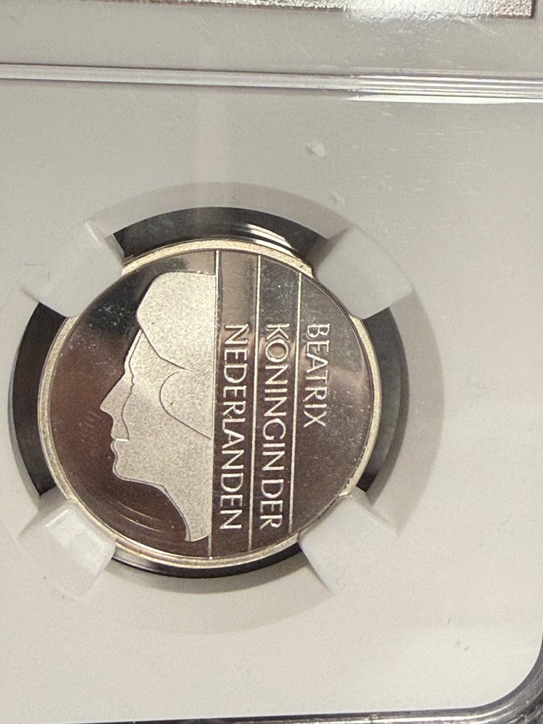 Netherlands. 1 Gulden 2001 PR68 ultra cameo (No reserve price) #1.0