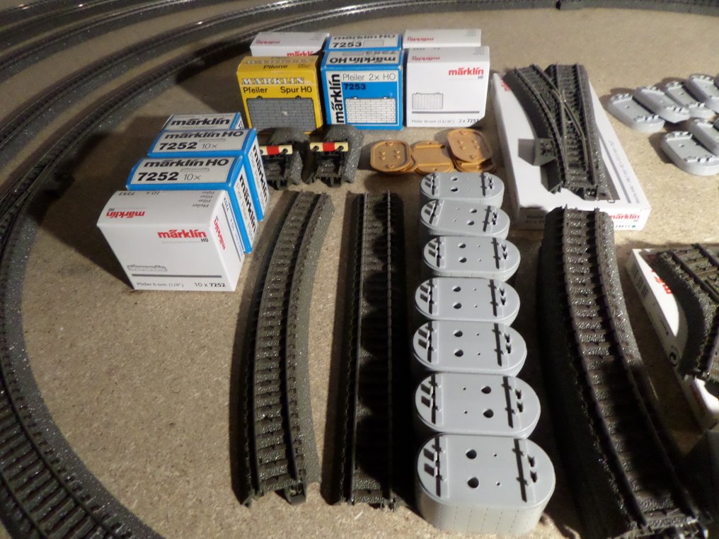 Märklin H0 - Voie ferrée pour trains miniatures (1) - Voies C avec aiguillages Mobile Station etc. #3.2