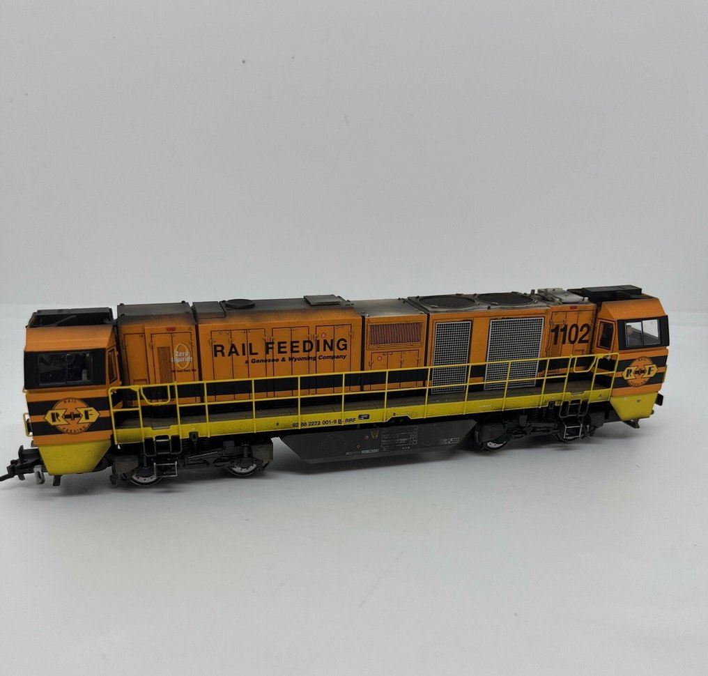 Trix H0 - 25297 - Diesel-hydraulisk lokomotiv (1) - Vossloh G 2000 BB (værslitt) - Rotterdam Rail Feeding RRF #1.0