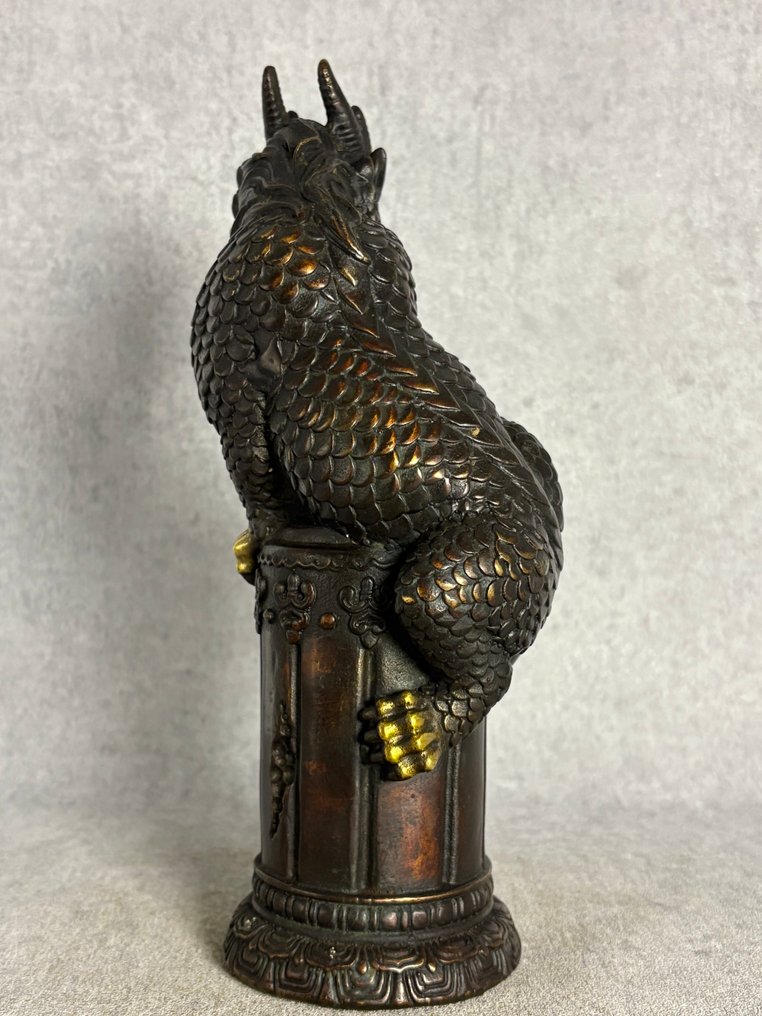 Draak op pilaar - 青銅色 - 亞洲  (沒有保留價) #4.3