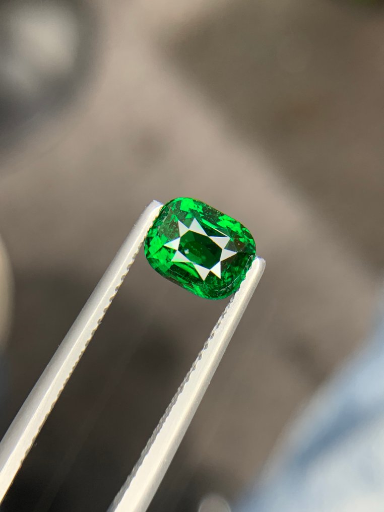 χωρίς τιμή ασφαλείας - 1 pcs  Πράσινο Τσαβορίτης  - 2.08 ct - Διεθνής Ένωση Έγχρωμων Πολύτιμων Λίθων (ICA GemLab) #1.0