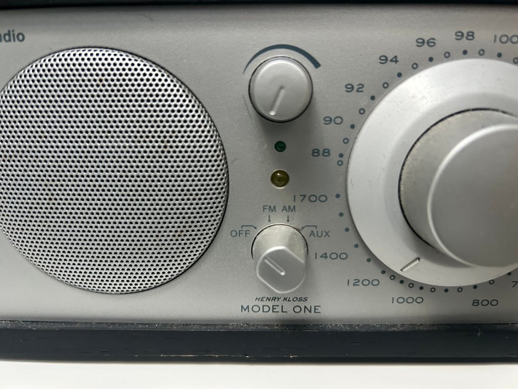 Tivoli - Model one by Henry Kloss Radio #3.2