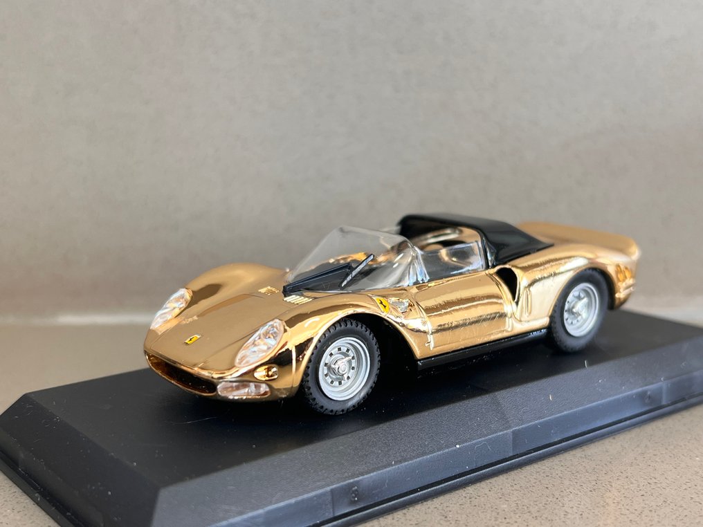 Model Best 1:43 - Machetă mașină - Ferrari 330 P2 - Ediție limitată de 2000 buc. #3.2
