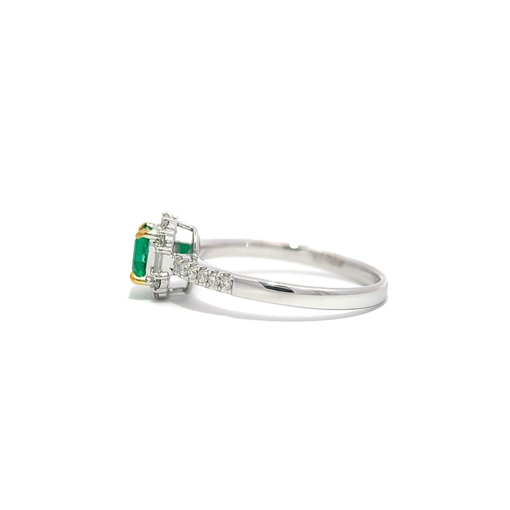 Ring - 18 karaat Witgoud -  0.64ct. tw. Smaragd - Diamant #4.3
