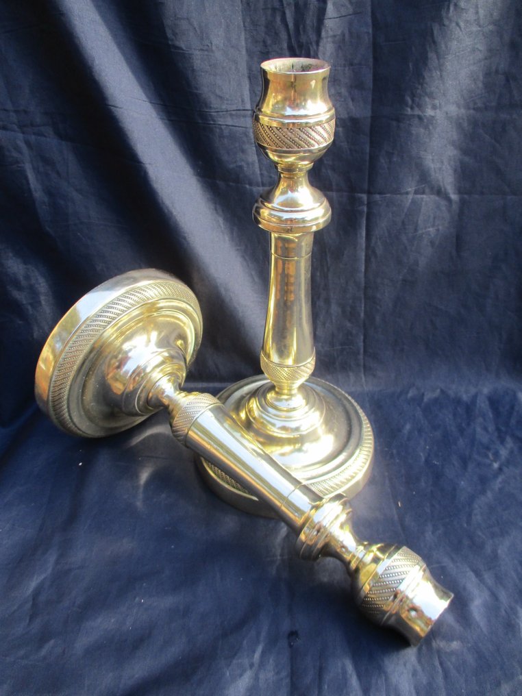Bugia - Paio di candelabri. Epoca Empire-Restaurazione circa 1820. Ottone. #1.0