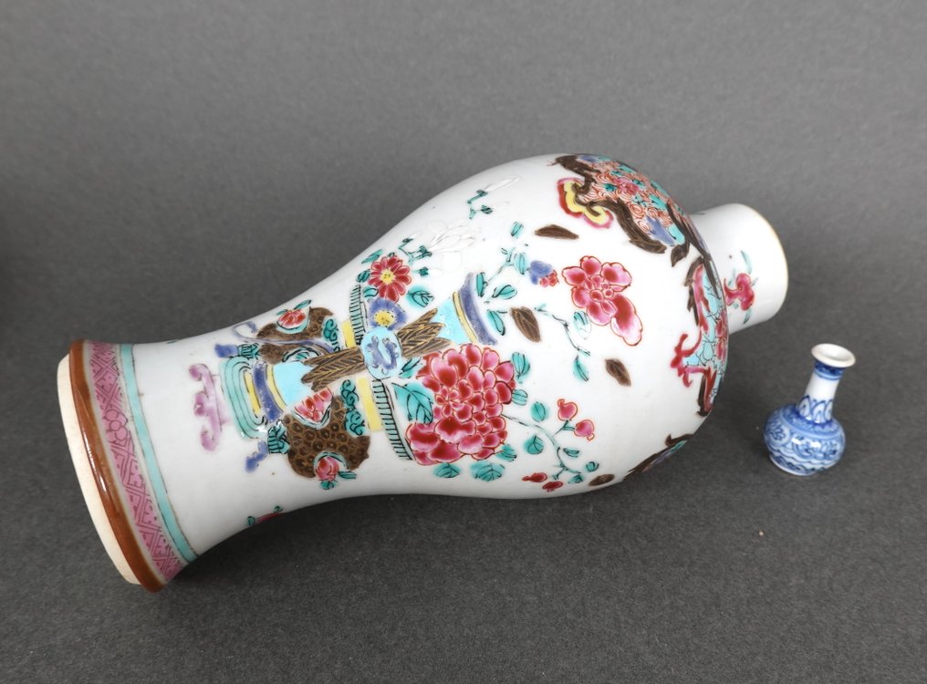 Vase - Porcelain - China - Yongzheng (1723-1735)  (No reserve price) #1.0