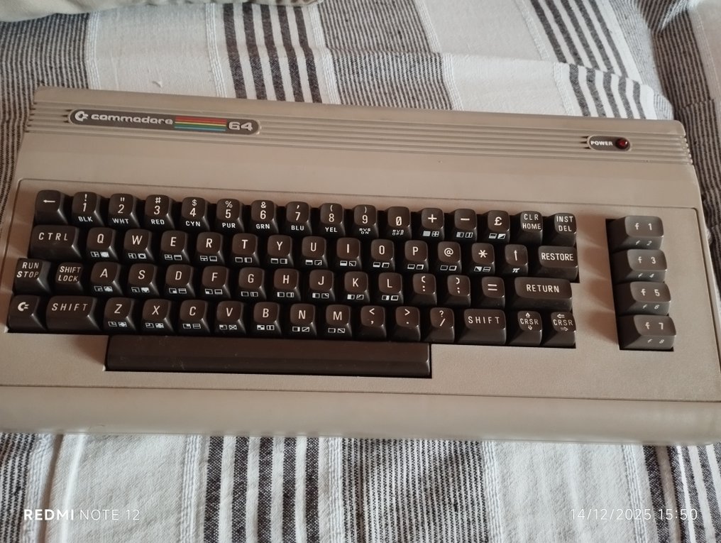 Commodore 64 with games and accessories - Ordenador (9) #1.0