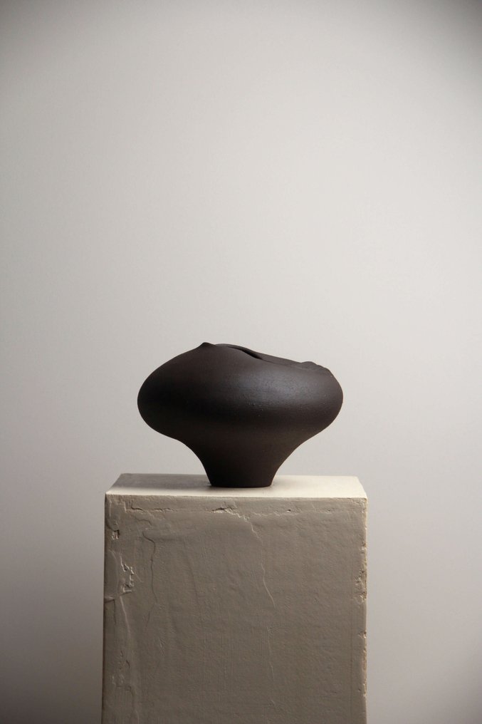 LEA STUDIOS - Valentina Cojocaru - Escultura, Ebony - 20 cm - Grés #4.3
