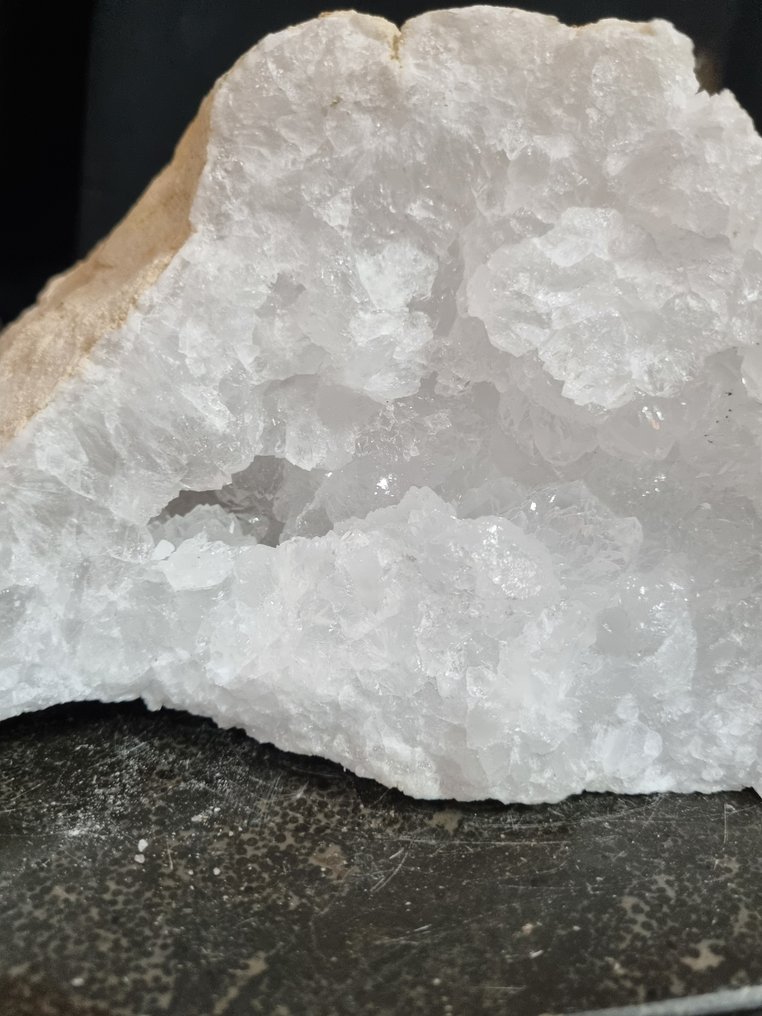 Quartz HQ stor bergkrystal geode - Højde: 210 mm - Bredde: 120 mm- 2380 g #1.0