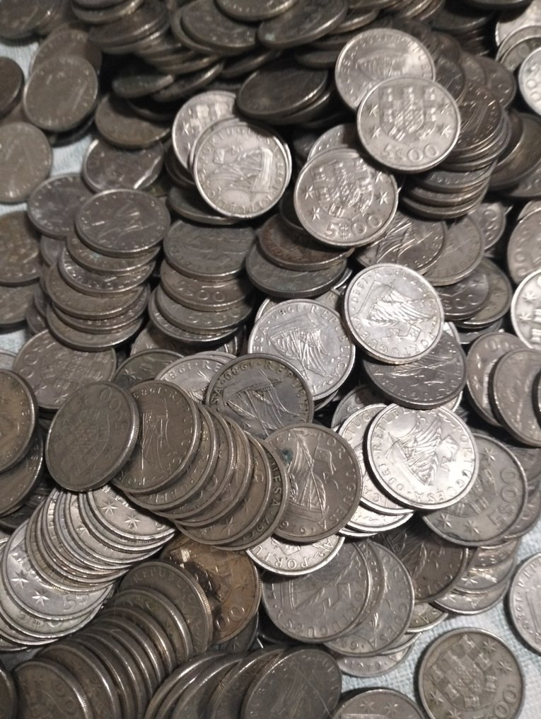 Πορτογαλία. Republic. 4 kg de moedas antigas de escudos  (χωρίς τιμή ασφαλείας) #1.0