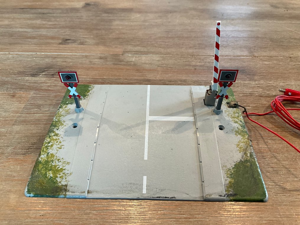 Märklin H0 - 74920/24995 - Zestaw szyn kolejowych (modelarstwo) (2) - Przejazd kolejowy z zestawem szyn kontaktowych. #2.1