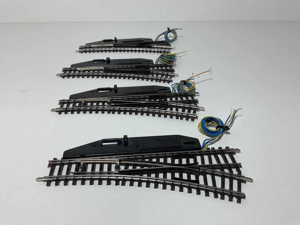 Märklin H0 - 2261/2264 - Binari di modellini di treni (8) - Scambi elettrici per K-rails #2.1