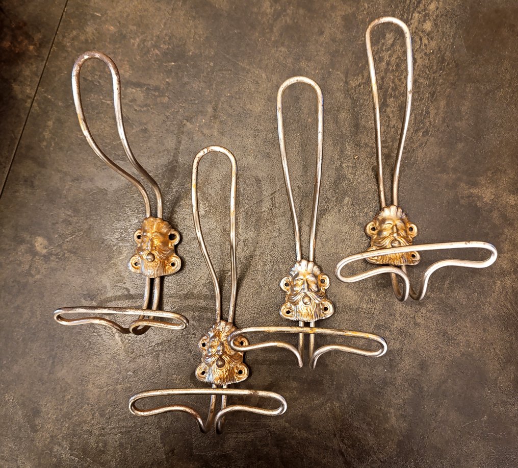 stile gotico revival, l'effige di Eolo - Sarja takkikoukkuja (4) - Messinki #3.2