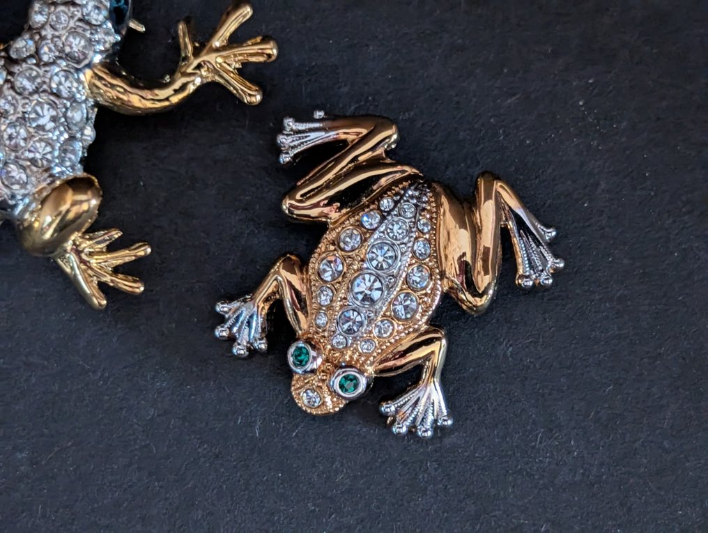 Άγαλμα, Broches kikkers ingelegd met Swarovski elementen - 5 cm - Μέταλλο, επενδυμένο με ροδίου - 1980 #1.0
