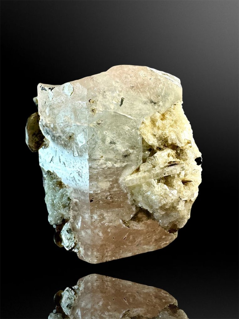 Berillo var. Acquamorganite Collezione di minerali - Altezza: 3.7 cm - Larghezza: 4.6 cm- 70 g - (1) #2.1