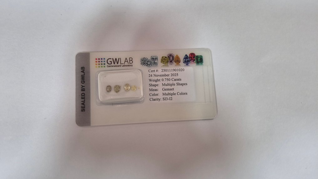 没有保留价 - 4 pcs 钻石  (天然色彩的)  - 0.75 ct - 混合形状 混合色彩 - SI2 微内三含级, I2 内含二级, I1 内含一级 - Gemewizard宝石实验室（GWLab） #1.0