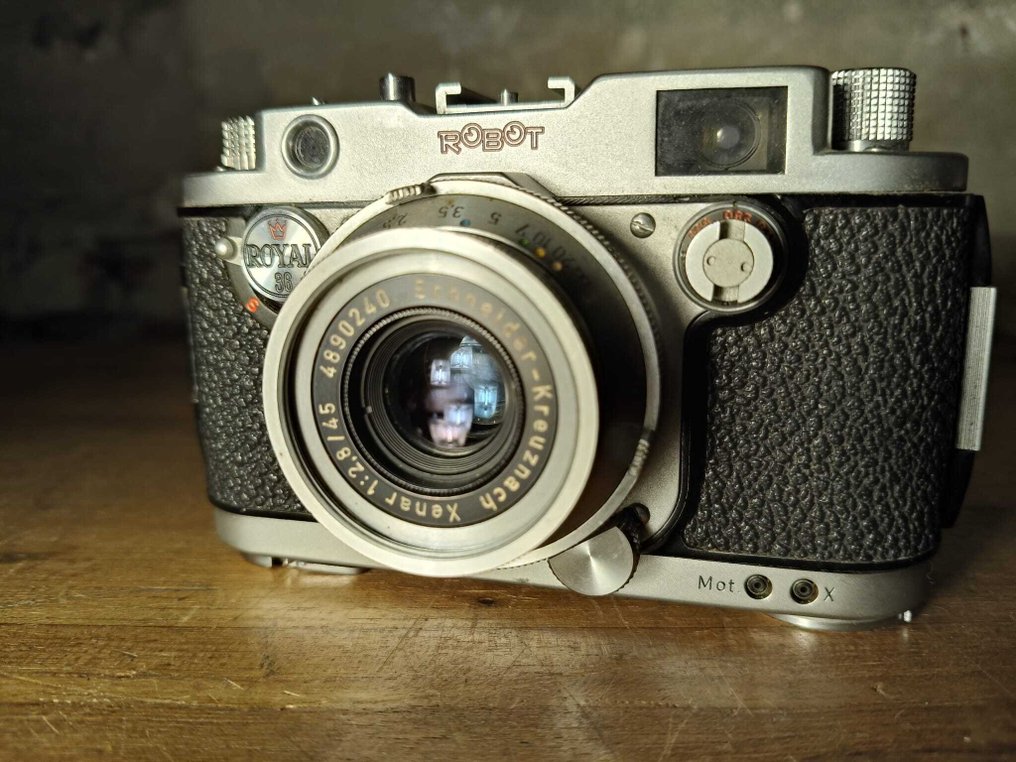 Robot Royal 36S + Schneider-Kreuznach Xenon 2,8/45mm | Spiegelreflexkamera (SLR) #1.0