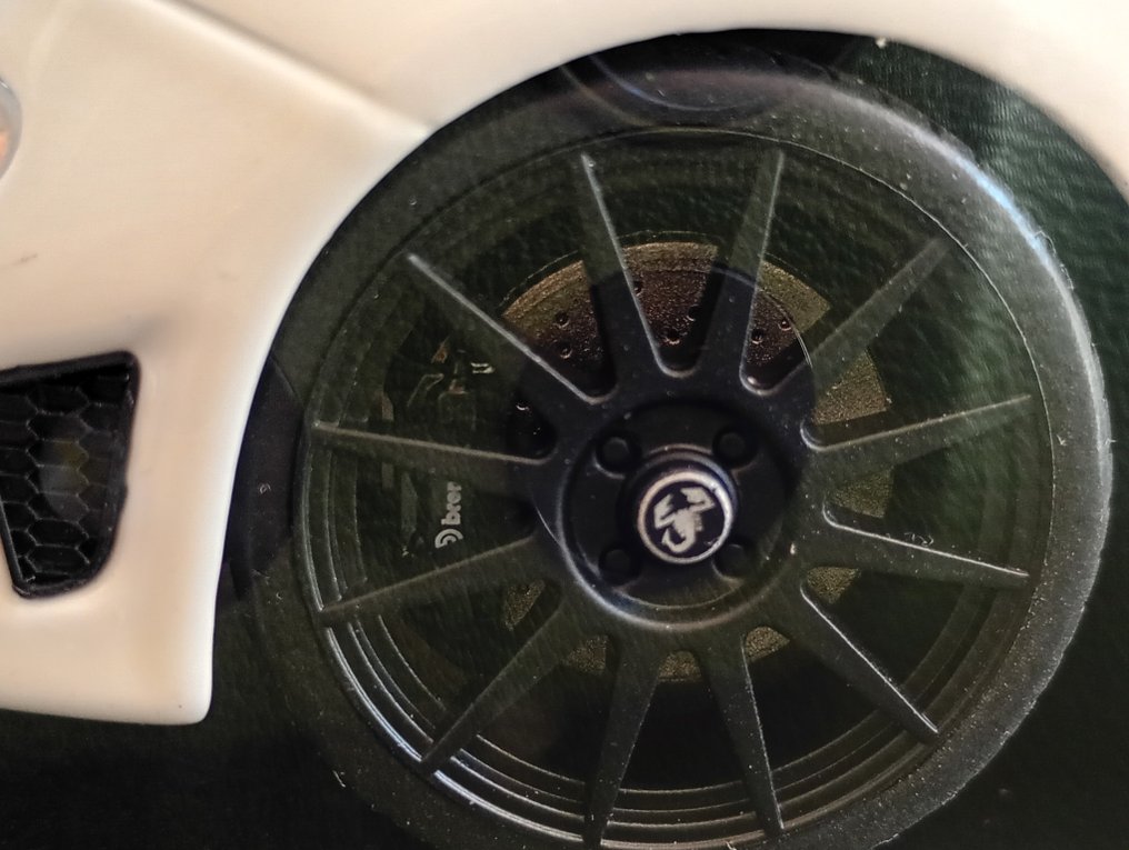 Solido 1:18 - Modelsportsvogn - FIAT F595 ABARTH #3.2