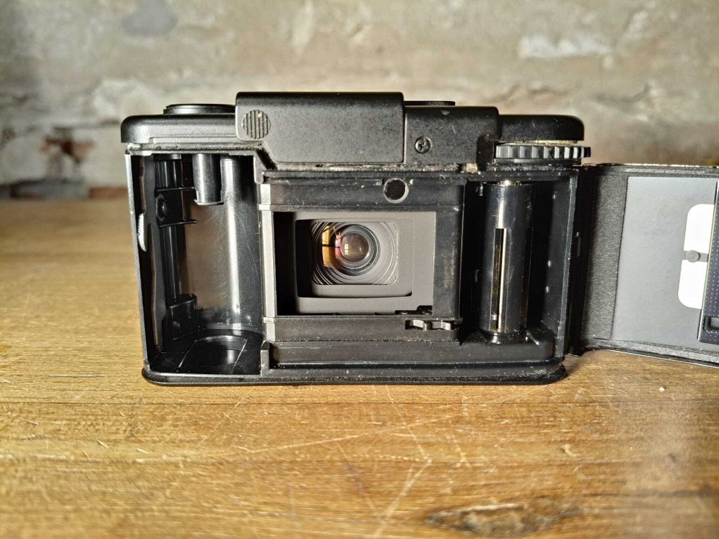 Olympus XA with Zuiko 2,8/35mm | 類比小型相機 #3.2