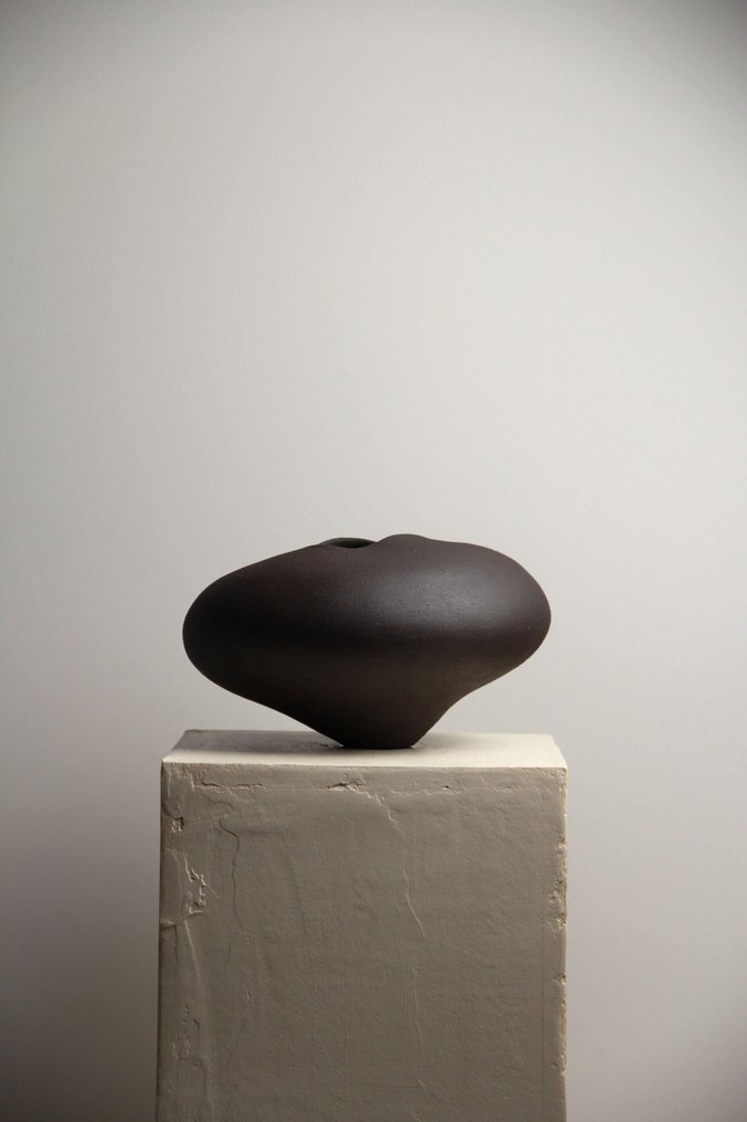 LEA STUDIOS - Valentina Cojocaru - Scultura, Ebony - 20 cm - Gres #1.0