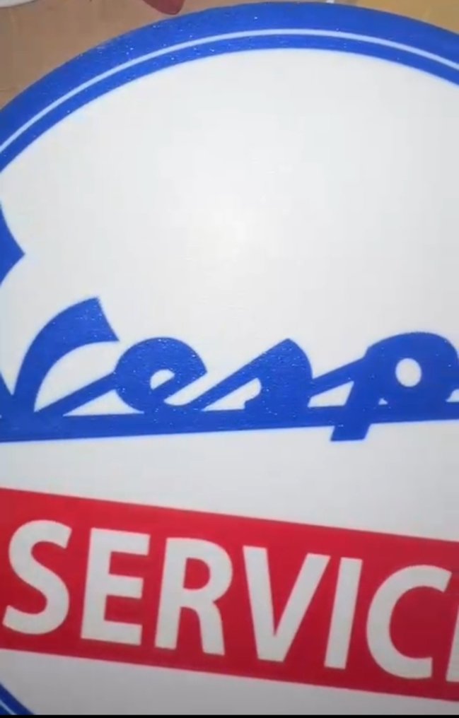 Vespa service, display stand, workshop, or sales point. - Vespa - 2015 #3.2