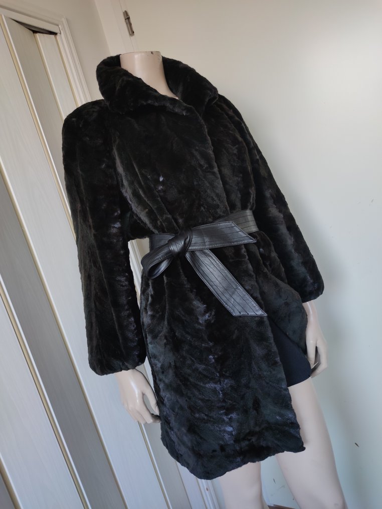 Artisan Furrier - Pels #1.0