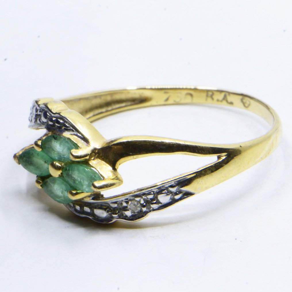 Ring - 18 kt. Yellow gold -  0.22ct. tw. Emerald - Diamond #1.0