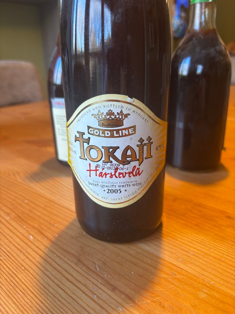 Tokaji: Hárslevelü 2005, Szaraz/dry 1996, Aszu 3 putt. 1988, Aszu 5 putt. 1979 - Tokaj - 4 75cl, 0.5L #3.2