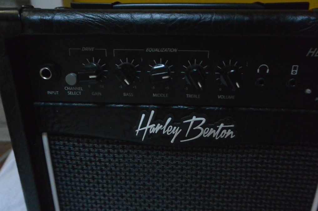 harley benton/ giant - Number of items: 2 - Guitar amplifier - China - 2000  (No reserve price) #4.3