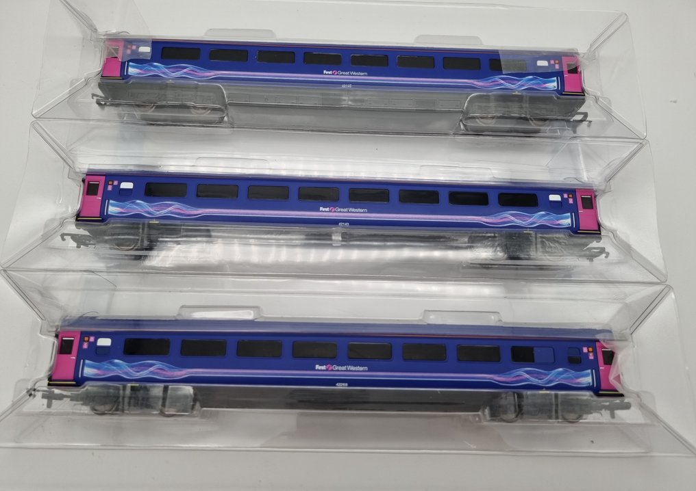 Hornby H0 - R4370G, R4370D - Modelltogvogn (3) - Personbil Hornby First Great Western Mk3 Standard turist åpen vogn - i topp stand! - Great Western #1.0
