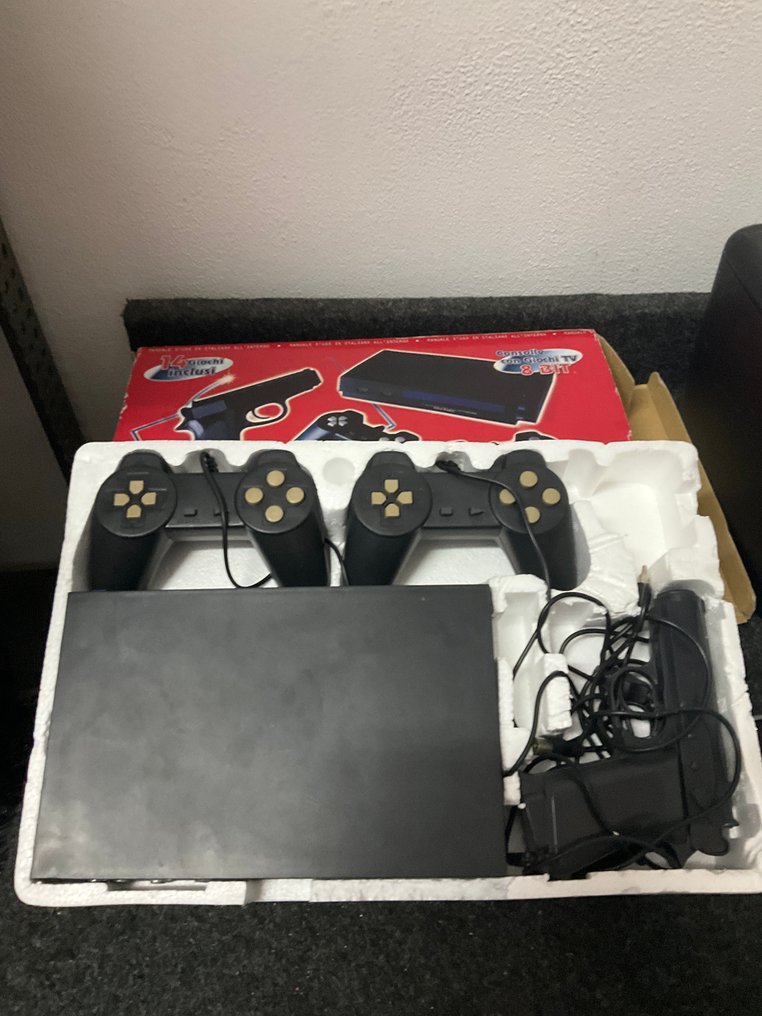 Super Powerstation - 8-BIT (clone) - Famicom clone system that looks like a PS2 - Konsola do gier wideo - W oryginalnym pudełku #1.0