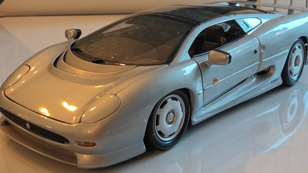 Maisto 1:12 - Modellino di auto - Jaguar XJ220 #1.0
