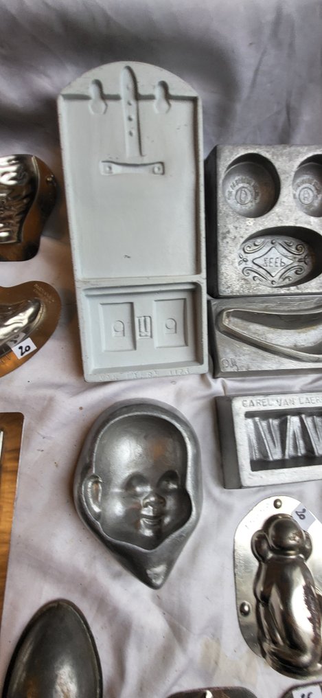 Verschillende chocoladevormen en marsepeinvormen, werkgereedschap gebruikt door - 工作工具  #3.2