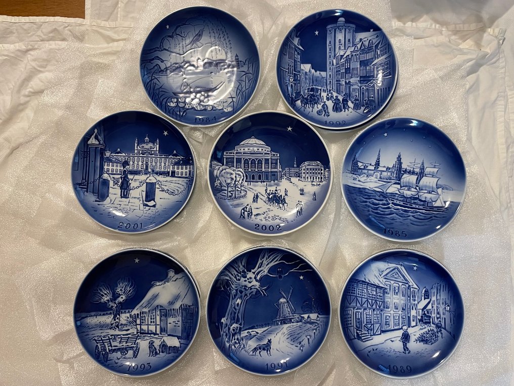 Royal Copenhagen - Πιάτο (24) - Πορσελάνη - 24 πιάτα Χριστούγεννα παραμύθια #1.0