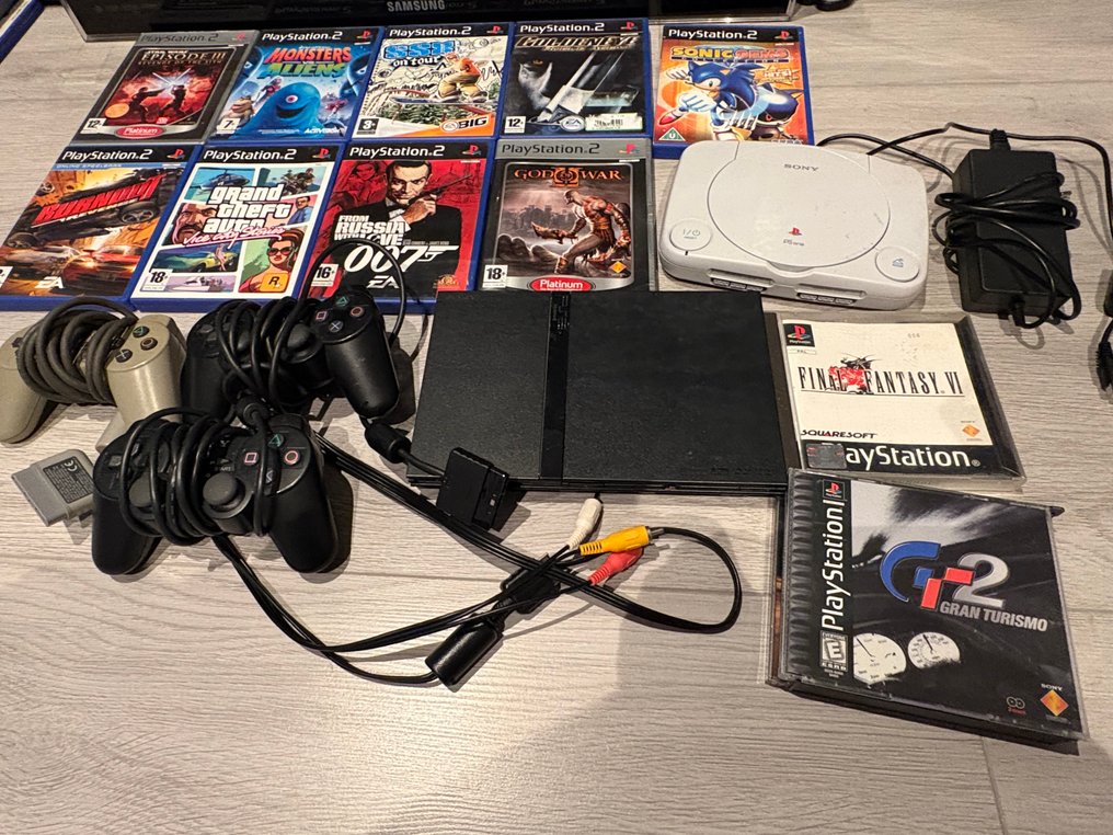 Sony - PlayStation One (Slim) and PlayStation 2 - PlayStation consoles and games package - 视频游戏机+游戏 #1.0