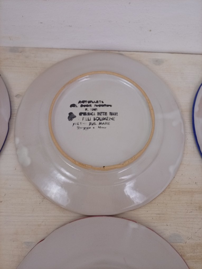 Plate (12) - Dipinto a mano - Earthenware - Dish of fond memories #3.2