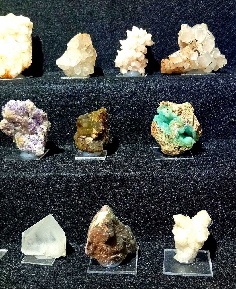 Ασβεστίτης Συλλογή ορυκτών - Ύψος: 28 cm - Πλάτος: 40 cm- 850 g - (24) #4.3