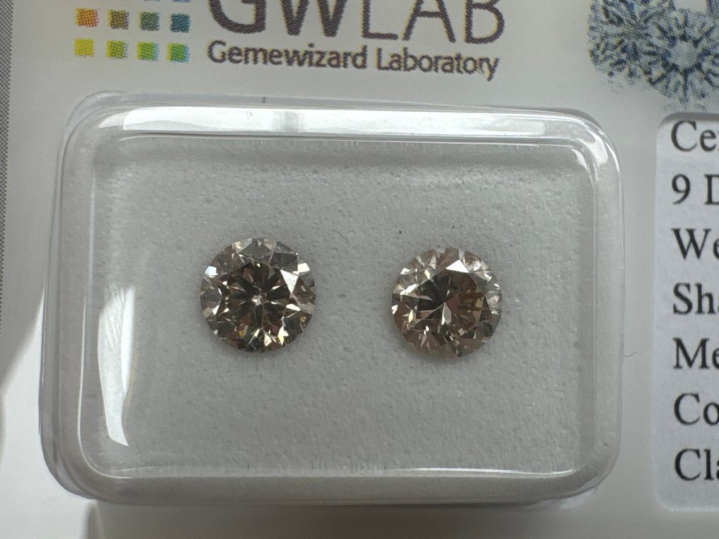 No reserve price - 2 pcs Diamond (Natural coloured) - 1.00 ct - Round - Light Brown - SI1 - Gemewizard Gemological Laboratory (GWLab) #1.0