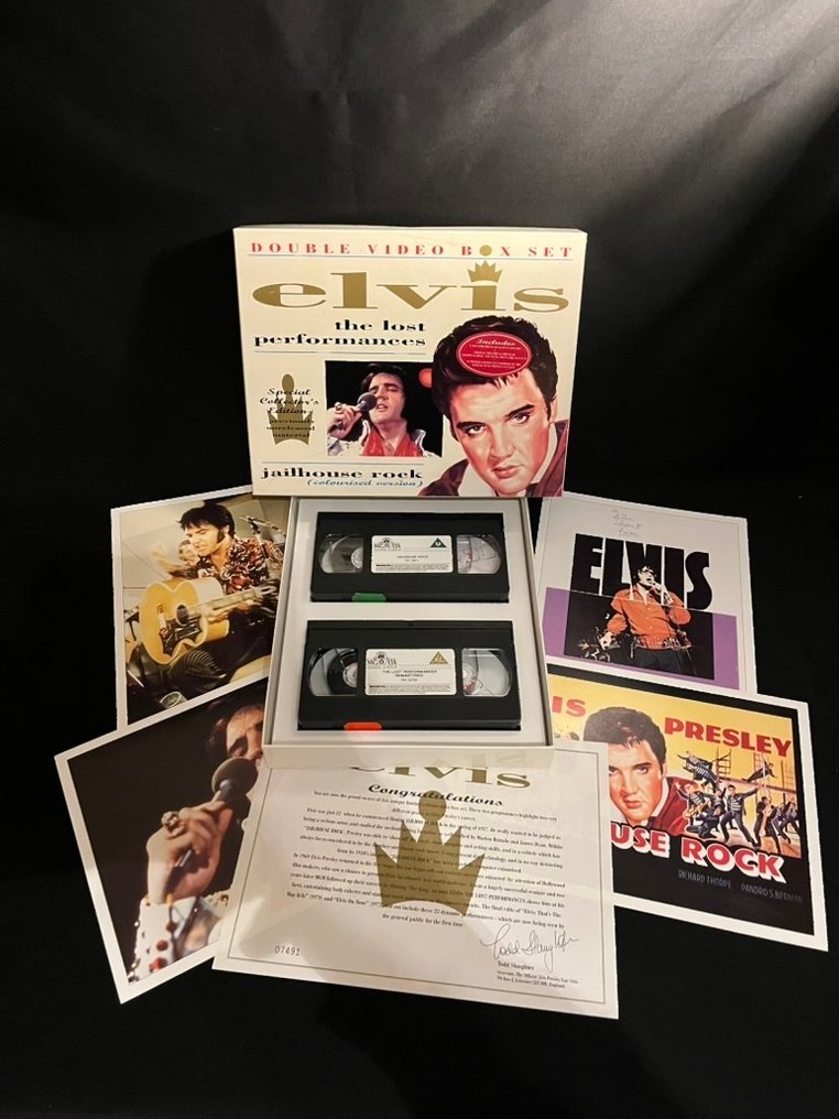 Elvis Presley - Συλλεκτικά Αναμνηστικά: Σετ VHS, Σετ DVD/Βιβλίων, Επίσημες Καρφίτσες & Αναμνηστική Πινακίδα #1.0