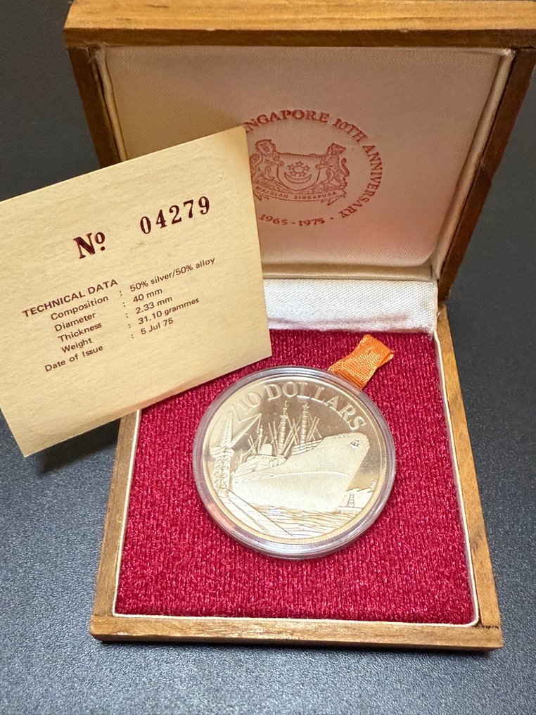 Singapore. 10 Dollars 1975 Proof. 10th Anniversary of Independence, with COA "Numbered 00512/10000"  (No reserve price) #1.0
