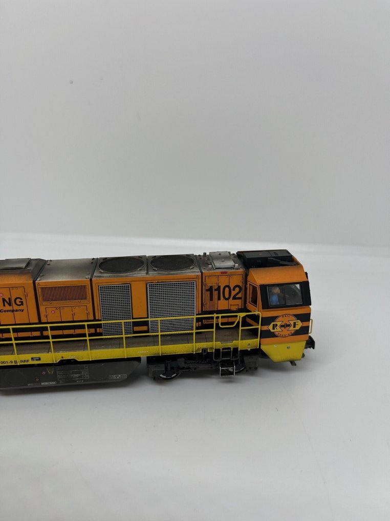 Trix H0 - 25297 - Diesel-hydraulisk lokomotiv (1) - Vossloh G 2000 BB (værslitt) - Rotterdam Rail Feeding RRF #2.1