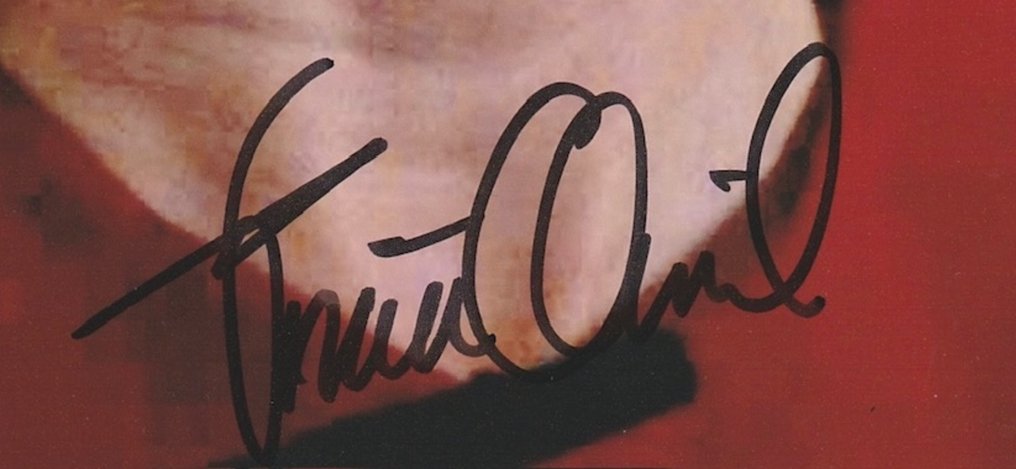 Star Trek - Signed by Tricia O'Neil (Captain Garrett) #3.2