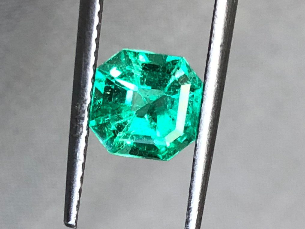 1 pcs Green Emerald - 1.18 ct - Gemological Institute of America (GIA) #2.1