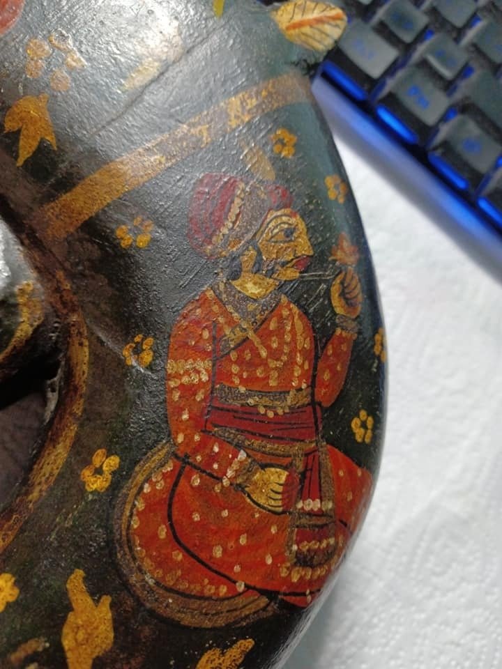 Um frasco de pólvora zoomórfico. - Índia - século XIX #4.3