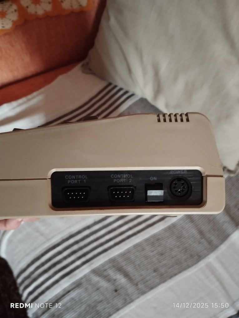 Commodore 64 with games and accessories - Ordenador (9) #1.0