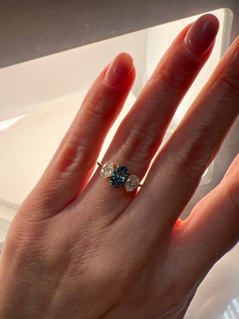 Sans prix de réserve - Bague - 14 carats Or jaune -  2.10ct. tw. Bleu Diamant (Diamant de laboratoire de couleur fantaisie) - Diamant #3.2