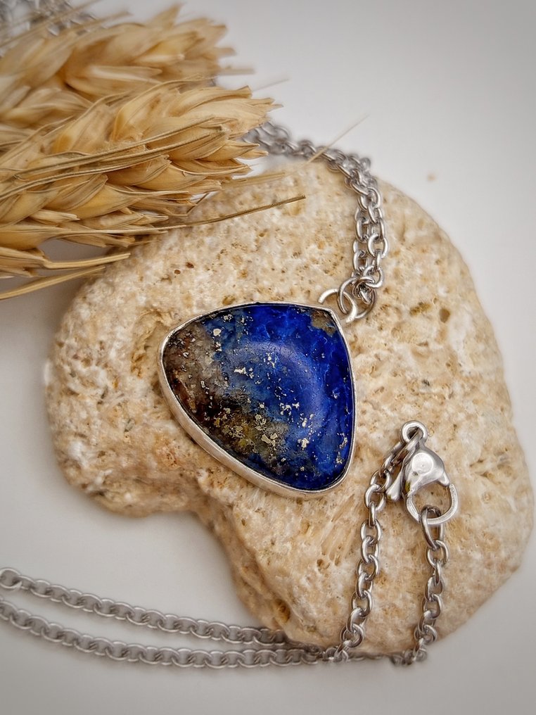 “无限”手工925纯银珠宝，配以顶级阿富汗石，独一无二。 - 高度: 20 mm - 宽度: 22 mm- 8.9 g - (1) #4.3