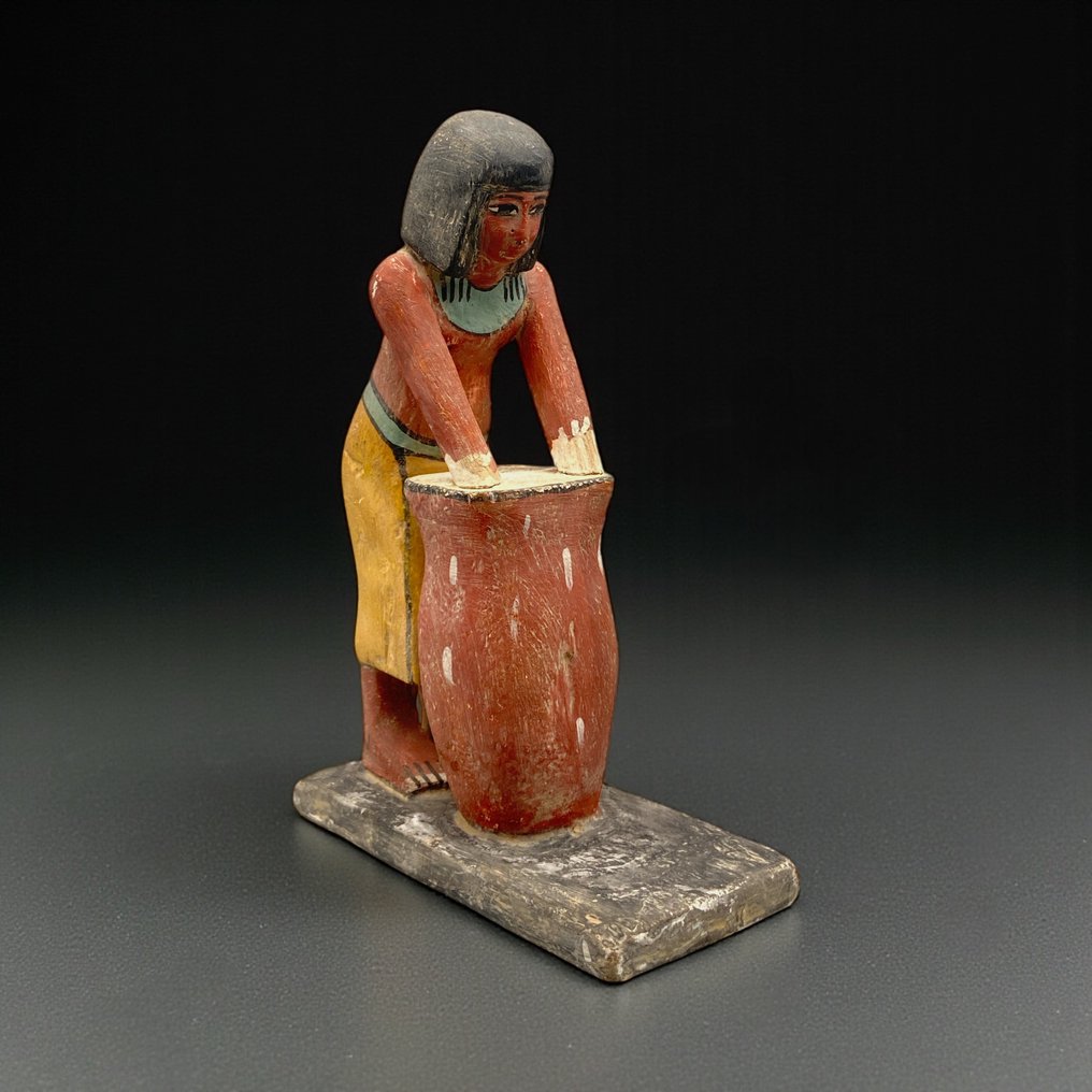 Αντίγραφο της αρχαίας αιγυπτιακής Ξύλινη αγαλματίδα γυναίκας που αλέθει σιτάρι. #1.0