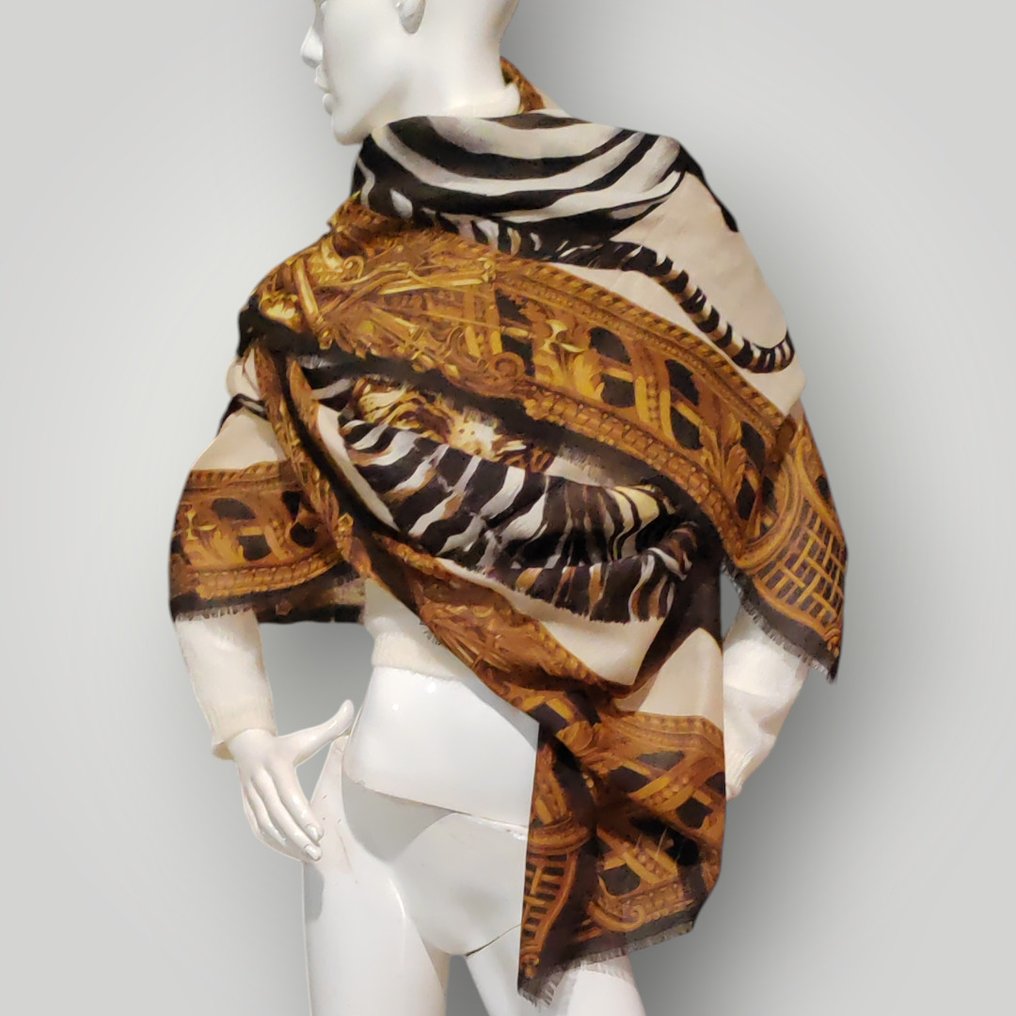 Gianfranco Ferre - 披肩（披巾） #1.0