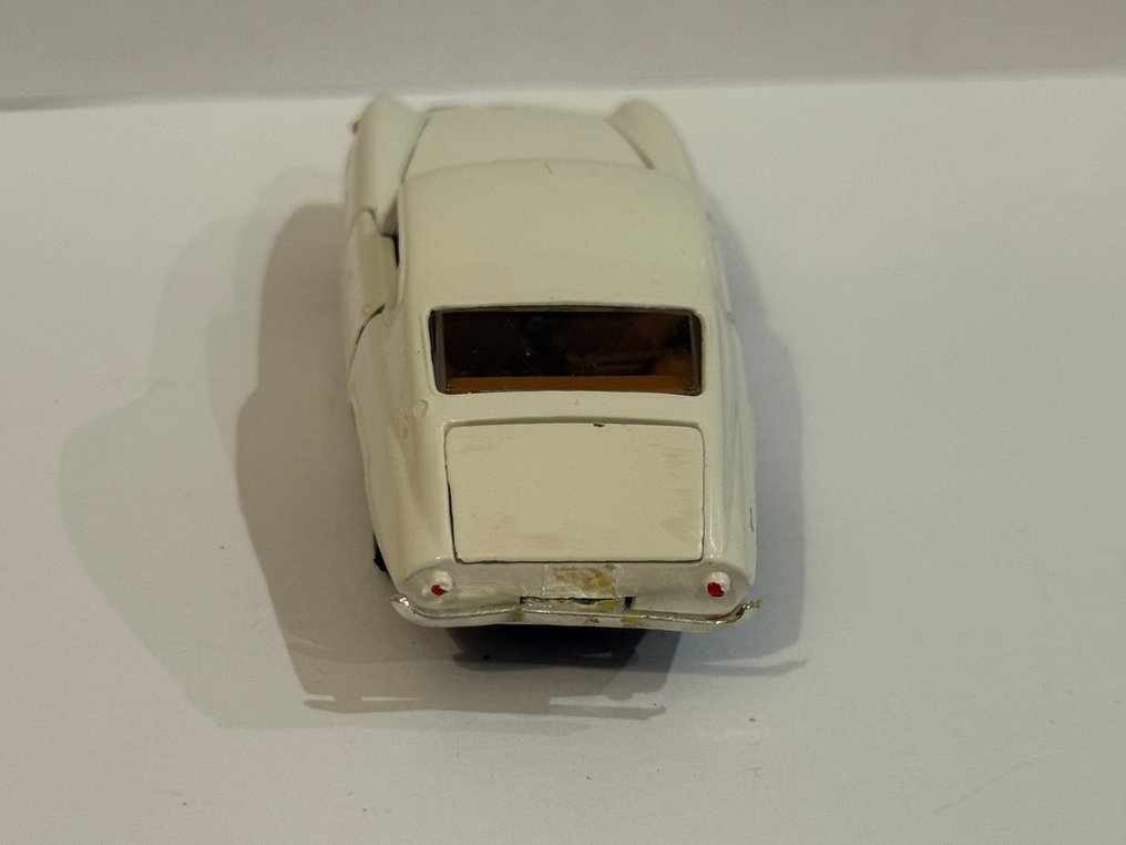 Polistil 1:43 - Model car - Fiat 1500 GT Ghia #3.2